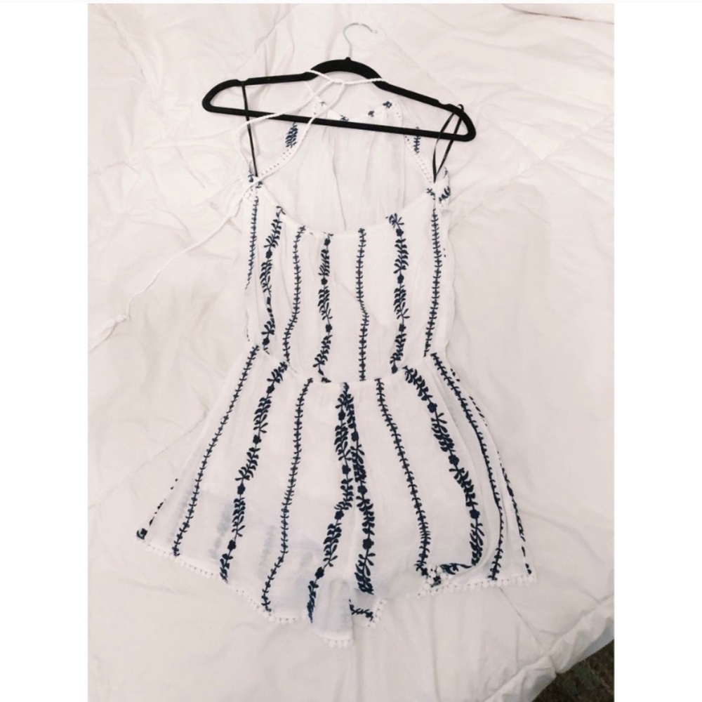 Embroidered Halter Romper - Picture 3 of 4